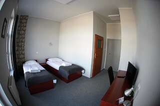 Отель Hotel Centrum Быдгощ Двухместный номер с 2 отдельными кроватями-1